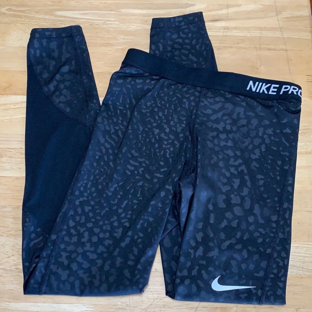Nike Pro Black Leopard Tight Fit Leggings